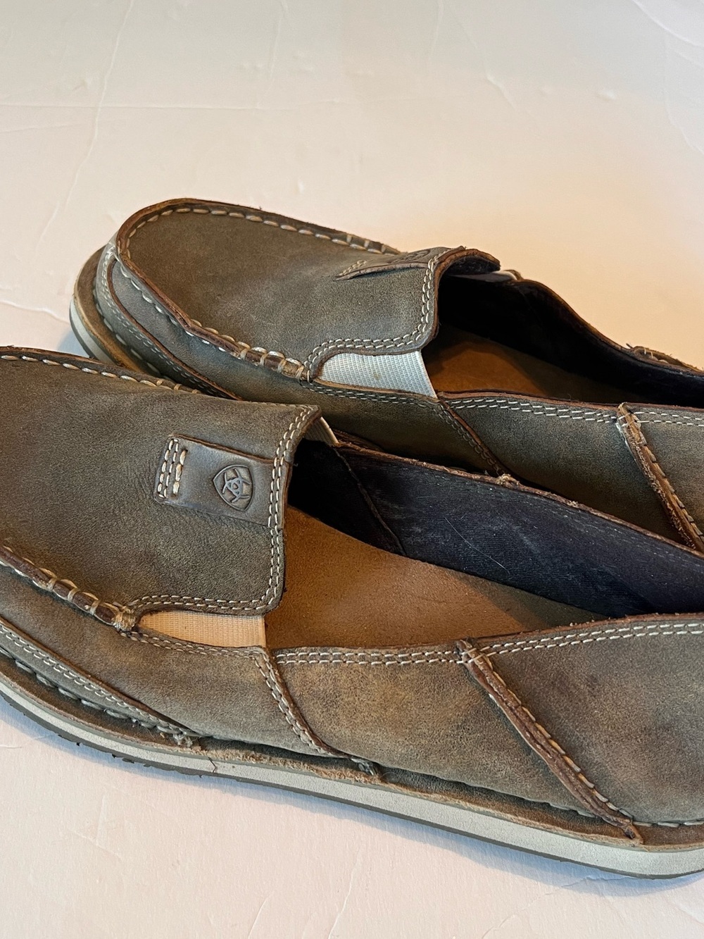 Ariat Ladies Cruiser Brown Bomber Casual Slip-on Shoes size 10.5 - Picture 3 of 9